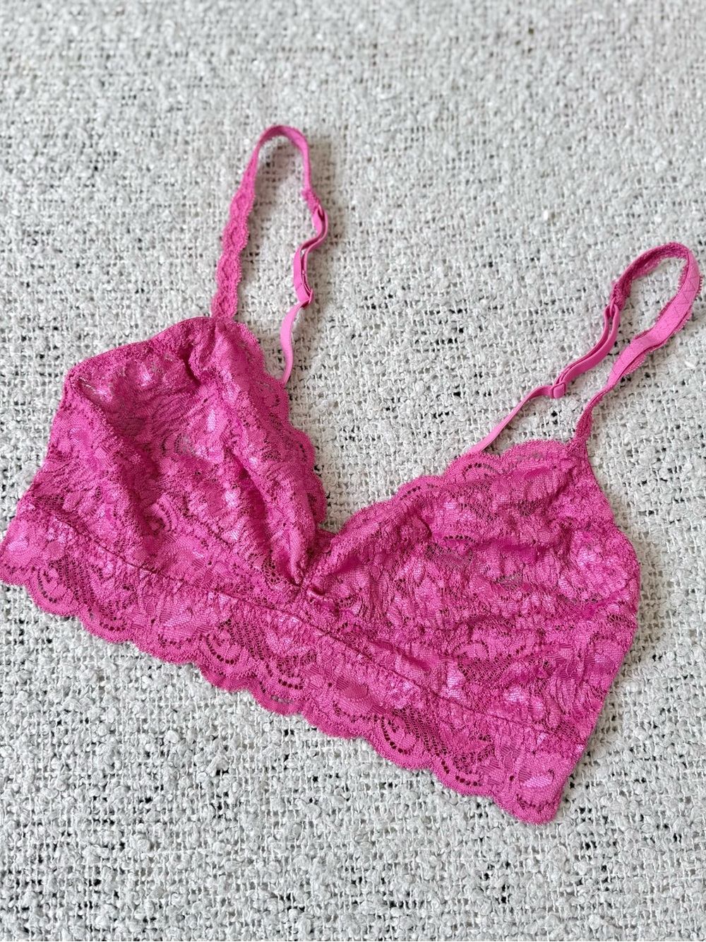 Cosabella Magenta Lace Bralette with Scalloped Edges Size S